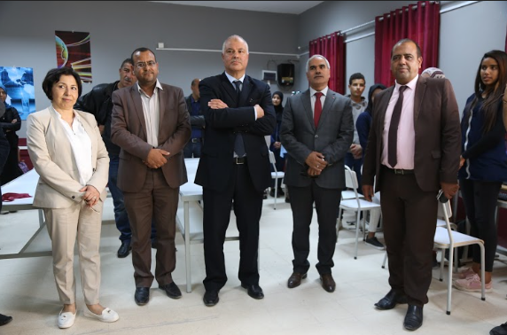انطلاق تدشين مخابر الإعلامية التي بعثها البنك العربي لتونس ب3 ولايات في الجنوب